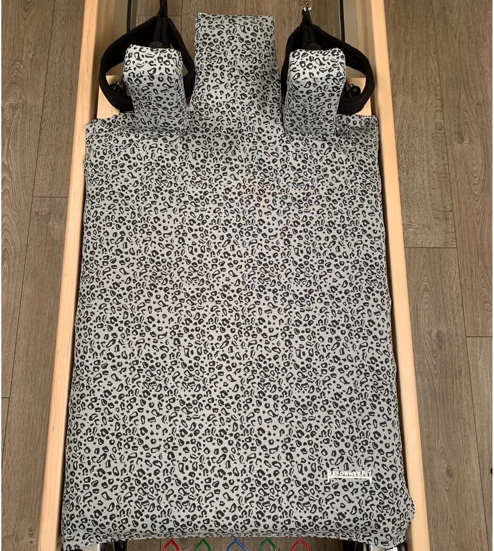 Reformerfit Pilates Towel/Cover with Total Coverage for Reformer - the Studio - Flat End